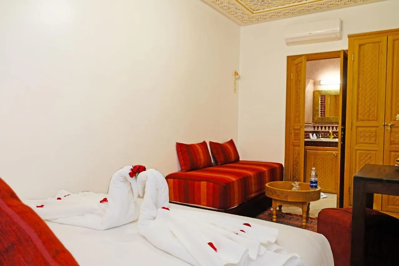 *** Oda ve Kahvaltı Riad Zanouba Marakeş Fas